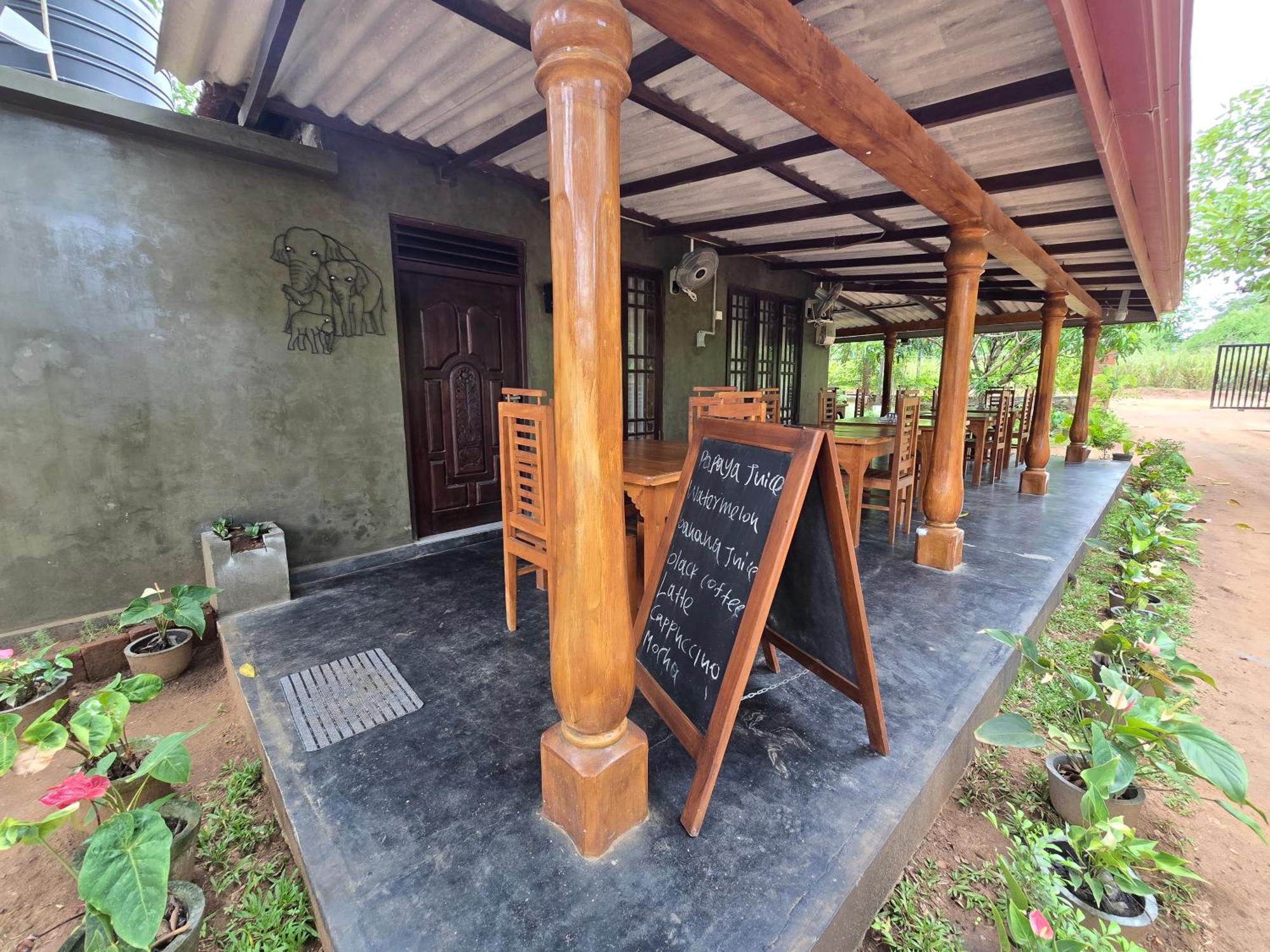 Wilpattu Homestay By Ceylon Extérieur photo